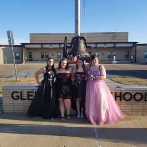 Meet your Posher, Holly